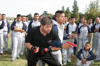 Stage self pro krav pour les cadets de l'armée argentine